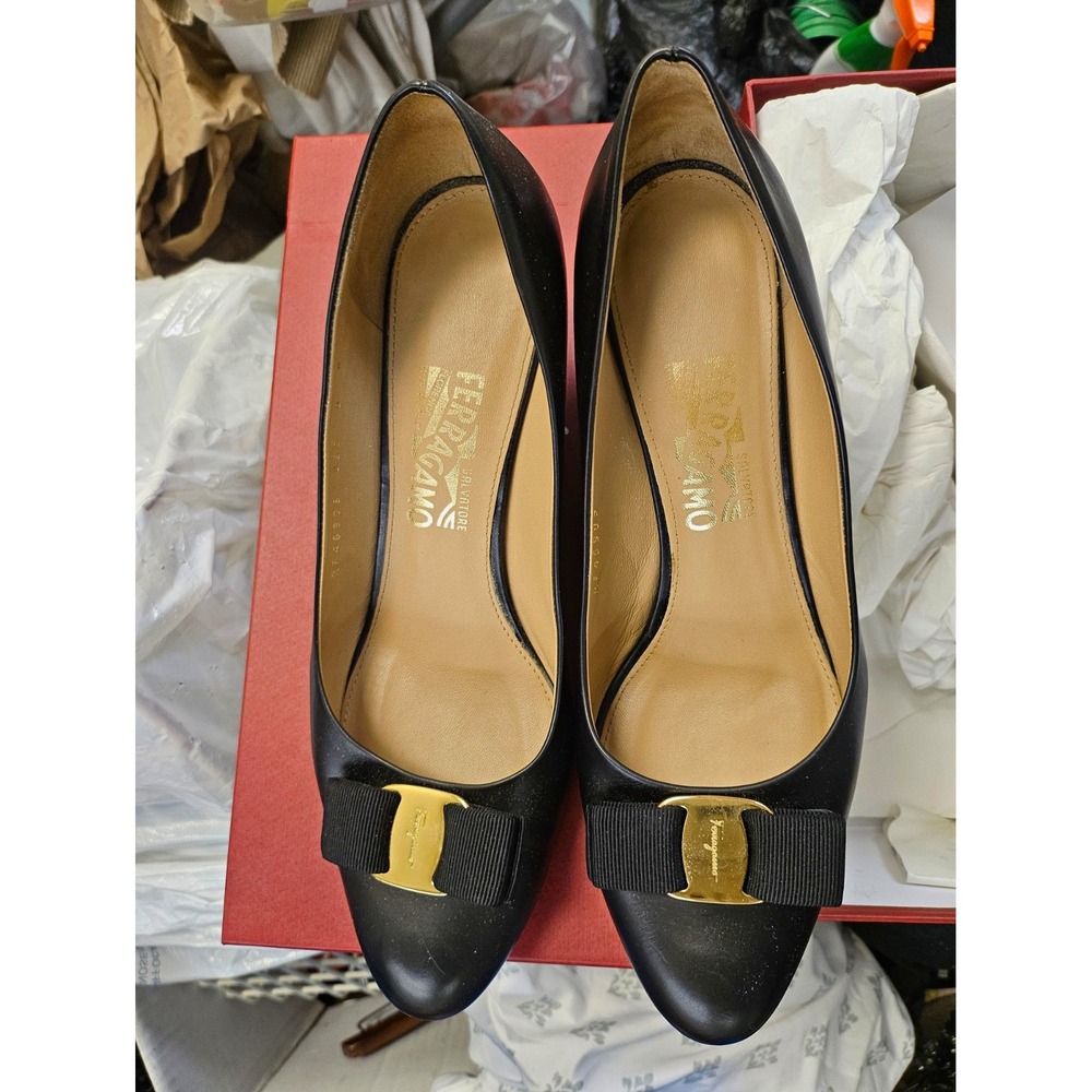 Salvatore Ferragamo Vintage Black Leather Bow Almond Toe  Shoes